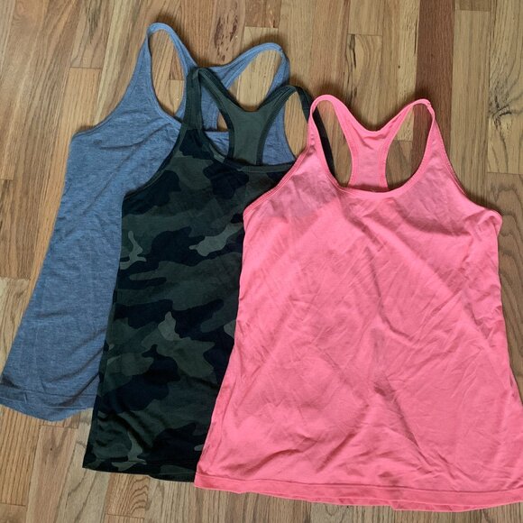 Set of 3 Old Navy Active Go Dry workout tops - Picture 1 of 2